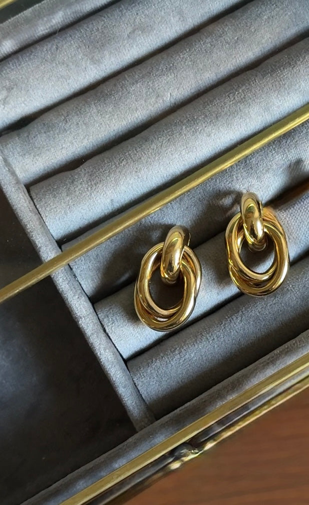 Aretes nudo